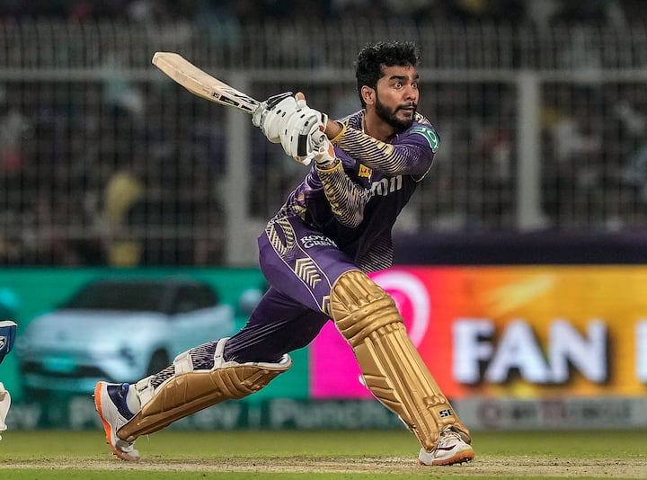 আইপিএলের (IPL 2024) ১৭ বছরের ইতিহাসে শুক্রবারের আগে পর্যন্ত মুম্বইয়ের ওয়াংখেড়ে স্টেডিয়ামে একবারই জিতেছিল কলকাতা নাইট রাইডার্স (MI vs KKR)। ২০১২ সালের সেই ম্যাচে মুম্বইকে হারিয়েছিল কেকেআর।