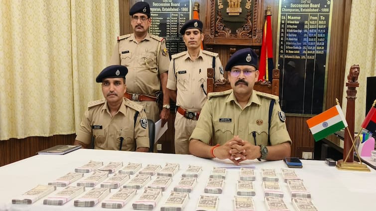 Motihari News 2 smugglers arrested with fake notes worth Rs 12.90 lakh in Bihar ann Bihar News: मोतिहारी में 12.90 लाख रुपये के नकली नोट बरामद, 2 तस्कर गिरफ्तार