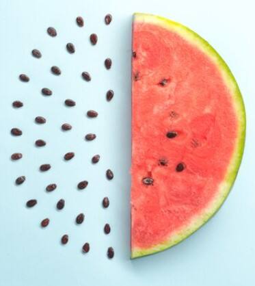 ਪਰ ਅਸੀਂ ਸਾਰੇ ਹੀ ਇਸ ਨੂੰ ਖਾ ਕੇ ਇਸਦੇ ਛਿਲਕੇ ਸੁੱਟ ਦਿੰਦੇ ਹਾਂ ਪਰ ਅਜਿਹਾ ਕਰਨਾ ਸਹੀ ਨਹੀਂ ਹੁੰਦਾ ਹੈ। ਅੱਜ ਅਸੀਂ ਇਸ ਰਿਪੋਰਟ ਦੇ ਰਾਹੀਂ ਦੱਸਾਂਗੇ ਇਸਦੇ ਫਾਇਦੇ, ਜਿਨ੍ਹਾਂ ਨੂੰ ਜਾਣਕੇ ਤੁਸੀਂ ਹੈਰਾਨ ਰਹਿ ਜਾਵੋਗੇ।