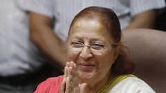 इंदौर में अक्षय कांति बम की नामांकन वापसी पर सुमित्रा महाजन का अहम बयान, 'मैं भी सोचती रह गई कि...'