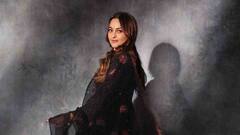 कपाळावर बिंदी, चेहऱ्यावर हसू... एथनिक लूकमध्ये दिसली सोनाक्षी!