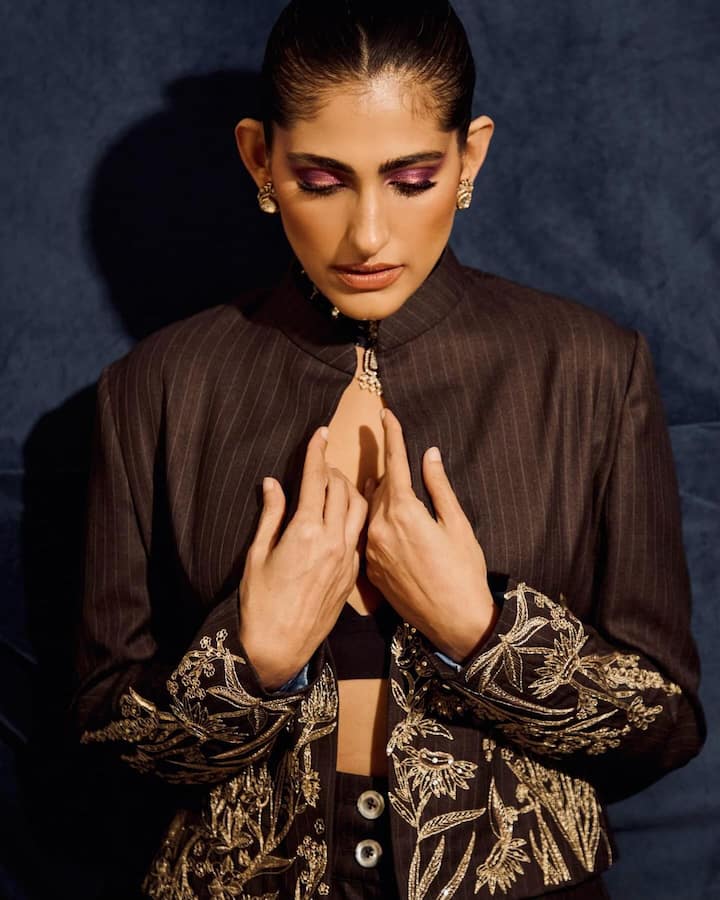 Kubbra went with a bold makeup look