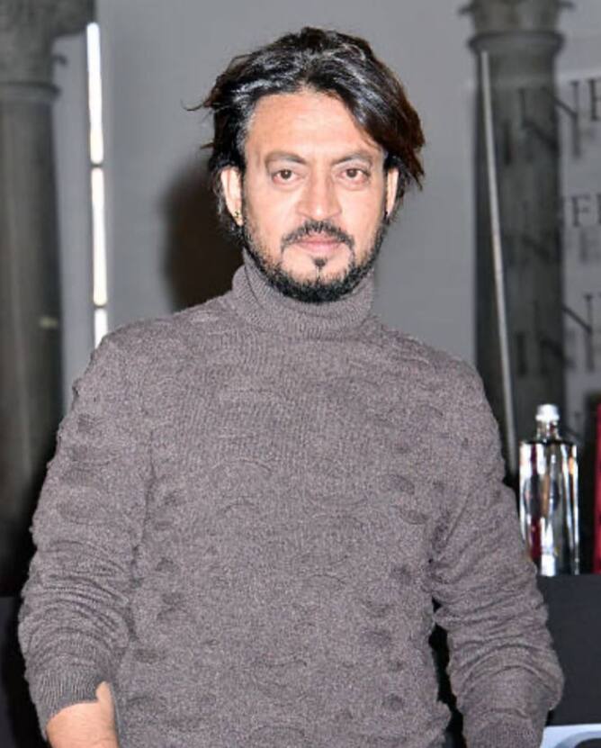 इरफान खान इस दुनिया में नहीं है लेकिन आज भी उनके फैंस उन्हें याद करते हैं. एक्टर की अपनी एक्टिंग से दर्शकों के दिल में एक अलग ही छाप छोड़ी है. उनकी पहली सैलरी की बात करें तो इरफान को ट्यूशन पढ़ाने के लिए 25 रुपये मिला करते थे.