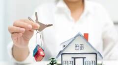 'हा' एक इन्शुरन्स काढा, अन् गृहकर्जाची चिंता सोडा, तुमच्या कुटुंबाला EMI भरण्याची गरज पडणार नाही!