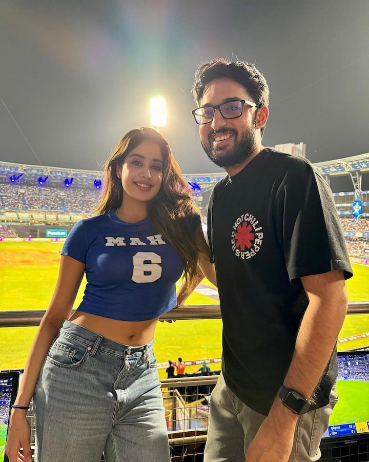 She was seen cheering for the Mumbai Indians team at the match and was accompanied Mr & Mrs Mahi director Sharan Sharma.