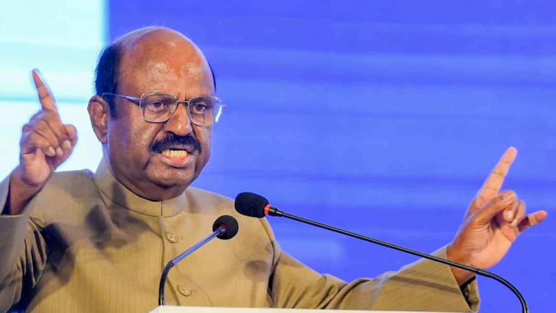 The West Bengal police have launched an inquiry into the molestation allegation against Governor C V Ananda Bose प्रज्वल रेवण्णानंतर आता पश्चिम बंगालच्या राज्यपालांवर विनयभंग केल्याचा आरोप! पोलिसांनी सुद्धा घेतला मोठा निर्णय