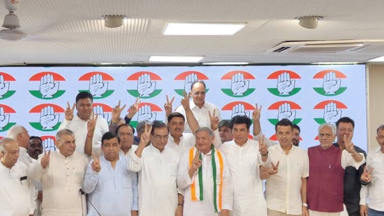 Deepak Babaria Delhi Cong in charge on Yoganand Shastri Joins Congress Amid Lok Sabha Elections 2024 Delhi News: योगानंद शास्त्री की कांग्रेस में 'घर वापसी', दीपक बाबरिया बोले- 'इनके आने से पार्टी को...'