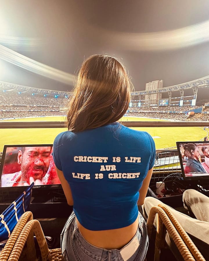 The back of the tee had the phrase “Cricket is life Aur Life is Cricket” written on it.