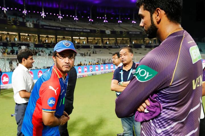 ম্যাচের সেরার পুরস্কার পাওয়ার পর বেঙ্কটেশ বলেছেন, 'আমি বরাবর দাদার বিরাট ভক্ত। আমি সেদিন ম্য়াচের পর আমার ব্যাটিং স্টান্স ও টেকনিক্যাল কিছু খুঁটিনাটির জন্য দাদার কাছে গিয়ে পরামর্শ চেয়েছিলাম। খুব ফলপ্রসূ কথাবার্তা হয়েছিল। সেই পরামর্শ কাজে লাগিয়েছি। নেটে পরিশ্রম করেছি। তার সুফলও পাচ্ছি।'