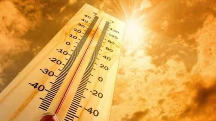 তীব্র দাবদাহে জ্বলছে বাংলা। কবে, মিলবে স্বস্তি ? বৃষ্টির অপেক্ষায় রাজ্যবাসী। সেই অপেক্ষার হয়তো এবার অবসান হতে চলেছে।