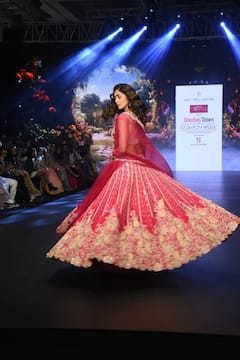 Mrunal Thakur Photos: బాంబే టైమ్స్ ఫ్యాషన్‌లో లో మృణాల్ ఠాకూర్ మెరుపులు!