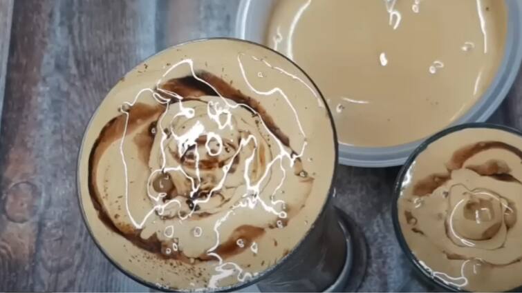 cold coffee procedure Cold Coffee: கோல்ட் காபி.. வெயிலுக்கு இதமா இப்படி செய்து குடிங்க! செம்மையா இருக்கும்!