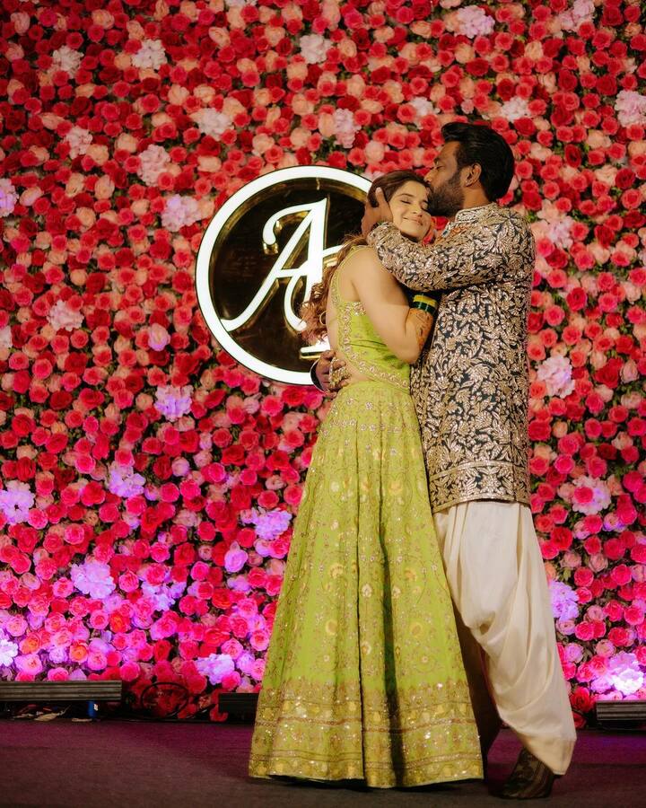 वैसे तो शादी के बाद नई दुल्हन की पहली रसोई होती है लेकिन आरती के केस में उल्टा हुआ है.