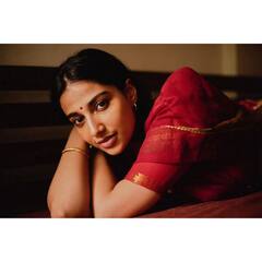 Meenakshi Chaudhary Latest Photos : మీనాక్షి చౌదరి విలేజ్ లుక్​ చూశారా? పడుకుని ఫోజులిచ్చినా అందంగానే ఉంది