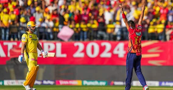 Harshal Patel Dismissed MS Dhoni | ధోని వికెట్ పడగొట్టిన హర్షల్ | ABP Desam