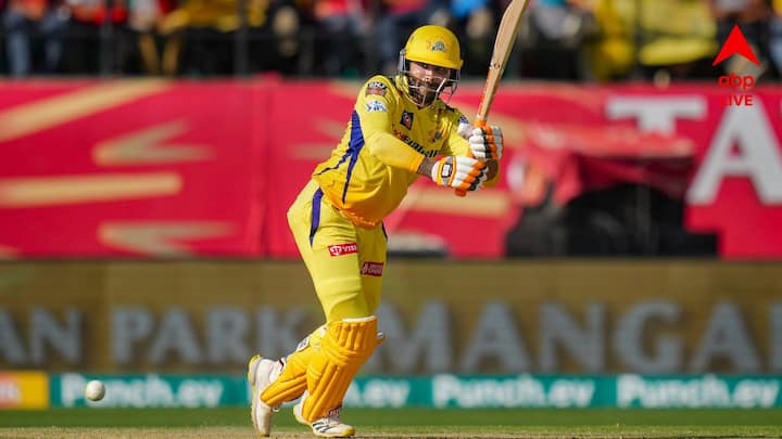 ব্যাটে বলে ম্য়াচ জেতানো পারফরম্য়ান্স রবীন্দ্র জাডেজার। ব্যাট হাতে ২১ বলে ৪৩ রানের ইনিংস খেলেন ভারতীয় অলরাউন্ডার। নিজের ইনিংসে