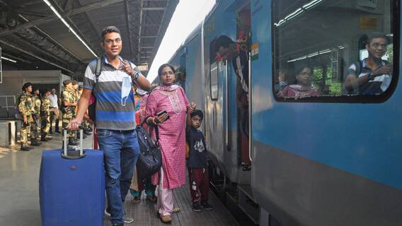 Railway UTS Mobile App: खुशखबरी! रेलवे के इस App से घर बैठे करें अनारक्षित टिकटों की बुकिंग, अब स्टेशन परिसर से... Railway UTS Mobile App: खुशखबरी! रेलवे के इस App से घर बैठे करें अनारक्षित टिकटों की बुकिंग, अब स्टेशन परिसर से...