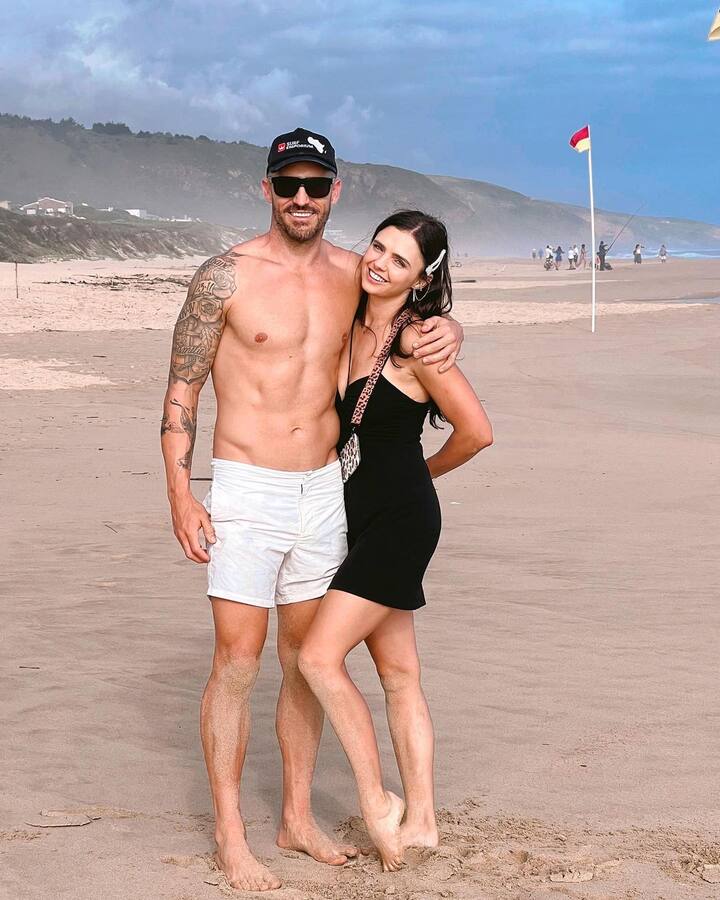 दोनों की शादी केप टाउन के पास क्लेन जाल्जे वाइन एस्टेट में हुई थी. हालांकि इस बात को लेकर अब कोई जानकारी हासिल नहीं हो सकती है कि दोनों की पहली मुलाकात कब और कैसे हुई थी.