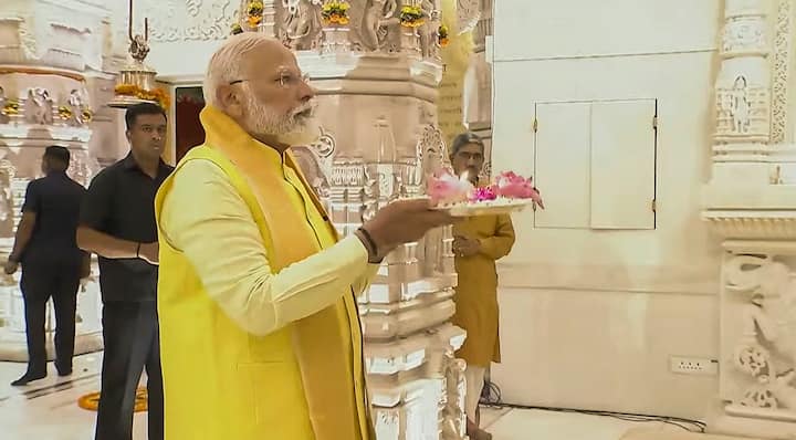 PM Narendra Modi on Sunday held his second road show in Ayodhya in the last five months.  Earlier, he had done a grand road show during the inauguration of Maharishi Valmiki International Airport on December 30, 2023.