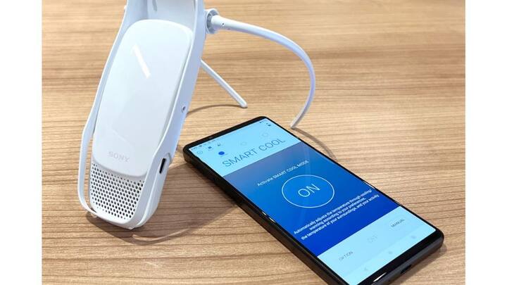 ਰਿਓਨ ਪਾਕੇਟ 5 ਵਿੱਚ ਪੰਜ ਕੂਲਿੰਗ ਲੈਵਲ ਸ਼ਾਮਲ ਹਨ ਅਤੇ ਇਸੇ ਤਰ੍ਹਾਂ ਹੀਟਿੰਗ ਨੂੰ ਕੰਟਰੋਲ ਕਰਨ ਲਈ ਤੁਹਾਡੇ ਕੋਲ 4 ਪੱਧਰ ਹਨ। ਤੁਸੀਂ ਰੀਓਨ ਪਾਕੇਟ 5 ਨੂੰ ਐਂਡਰੌਇਡ ਜਾਂ ਆਈਓਐਸ ਡਿਵਾਈਸਾਂ 'ਤੇ ਇਸਦੇ ਅਨੁਕੂਲ ਐਪਸ ਨਾਲ ਜੋੜ ਸਕਦੇ ਹੋ। ਤੁਸੀਂ ਬਲੂਟੁੱਥ ਰਾਹੀਂ ਡਿਵਾਈਸ ਨੂੰ ਆਪਣੇ ਫ਼ੋਨ ਨਾਲ ਕਨੈਕਟ ਕਰ ਸਕਦੇ ਹੋ ਅਤੇ ਆਪਣੇ ਆਲੇ-ਦੁਆਲੇ ਦੇ ਤਾਪਮਾਨ ਦੇ ਆਧਾਰ 'ਤੇ ਕੂਲਿੰਗ/ਹੀਟਿੰਗ ਲੈਵਲ ਨੂੰ ਕੰਟਰੋਲ ਕਰ ਸਕਦੇ ਹੋ। ਇਹ ਸਾਰੇ ਕੂਲਿੰਗ ਪੱਧਰਾਂ 'ਤੇ 7 ਘੰਟਿਆਂ ਤੱਕ ਚੱਲ ਸਕਦਾ ਹੈ।