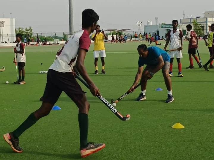 கோவில்பட்டியில் கோடை கால ஹாக்கி பயிற்சி முகாம் தொடக்கம்! பயிற்சி அளிக்கும் இந்திய அணியின் முன்னாள் கோச்!