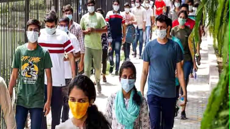 11,146 students are appearing for NEET today in 24 centers in Salem district. NEET EXAM: சேலம் மாவட்டத்தில் 24 மையங்களில் நீட் தேர்வு எழுதும் 11,146 மாணவ மாணவிகள்
