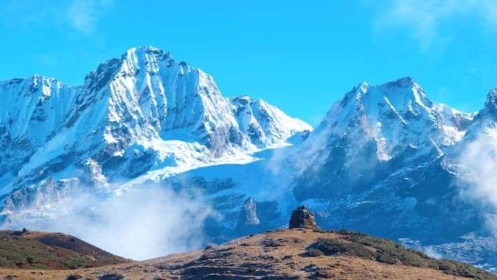 IRCTC Ladakh Tour: ભારતીય રેલ્વે દેશમાં પર્યટનને વધારવા માટે વિવિધ પ્રકારના ટૂર પેકેજ લઈને આવે છે. અમે તમને IRCTCના લદ્દાખ પ્રવાસની વિગતો વિશે જણાવી રહ્યા છીએ.