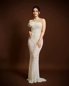 Manushi Chhillar Looks Absolutely Jaw-Dropping In Sparkly Gown, PICS