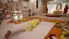 PM Modi Visit Ayodhya: रामलला के आगे दंडवत हुए पीएम मोदी, दर्शन करने से पहले किया साष्टांग प्रणाम, देखें तस्वीरें