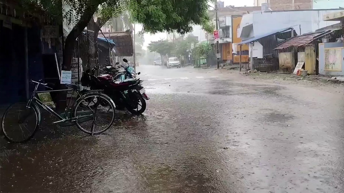 கொளுத்திய வெயில்... தேனி , திண்டுக்கல்லில் திடீர் மழை.. மகிழ்ச்சியில் பொதுமக்கள்