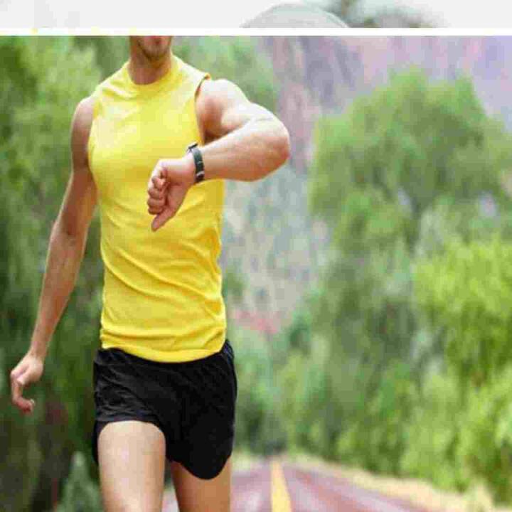 iਘਰ ਵਿਚ ਸਟੈਮਿਨਾ ਵਧਾਉਣ ਲਈ, ਰੋਜ਼ਾਨਾ ਕਸਰਤ ਕਰੋ। ਇਹ ਸਟੈਮਿਨਾ ਵਧਾਉਣ ਦਾ ਸਭ ਤੋਂ ਆਸਾਨ ਤਰੀਕਾ ਮੰਨਿਆ ਜਾਂਦਾ ਹੈ। ਇਸ ਵਿੱਚ ਤੁਹਾਨੂੰ ਤਾਕਤ ਦੀ ਕਸਰਤ, ਦੌੜਨਾ, ਸੈਰ, ਜੌਗਿੰਗ, ਤੈਰਾਕੀ, ਸਾਈਕਲਿੰਗ ਅਤੇ ਡਾਂਸ ਸ਼ਾਮਲ ਕਰਨਾ ਚਾਹੀਦਾ ਹੈ। ਇਸ ਤੋਂ ਇਲਾਵਾ ਸਾਰਾ ਦਿਨ ਬੈਠਣਾ ਵੀ ਤੁਹਾਡੀ ਇਮਿਊਨਿਟੀ ਨੂੰ ਕਮਜ਼ੋਰ ਕਰ ਸਕਦਾ ਹੈ, ਇਸ ਲਈ ਇਹ ਜ਼ਰੂਰੀ ਹੈ ਕਿ ਤੁਸੀਂ ਹਰ ਰੋਜ਼ ਆਪਣੀ ਜੀਵਨ ਸ਼ੈਲੀ ਵਿਚ ਸਰੀਰਕ ਗਤੀਵਿਧੀਆਂ ਨੂੰ ਸ਼ਾਮਲ ਕਰੋ। ਇਸ ਦੇ ਨਾਲ, ਤੁਸੀਂ ਨਿਯਮਿਤ ਤੌਰ 'ਤੇ ਯੋਗਾ ਅਤੇ ਮੈਡੀਟੇਸ਼ਨ ਕਰਕੇ ਵੀ ਆਪਣੀ ਸਰੀਰਕ ਸਮਰੱਥਾ ਨੂੰ ਵਧਾ ਸਕਦੇ ਹੋ।