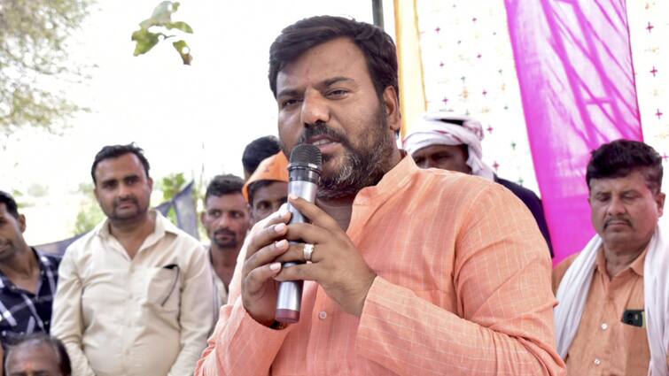 Praveen Nishad Net Worth: तीन लग्जरी गाड़ियों के मालिक हैं BJP प्रत्याशी प्रवीण निषाद, हलफनामे में दी संपत्ति की जानकारी Praveen Nishad Net Worth Property Income of Sant Kabir Nagar Lok Sabha Seat BJP Candidate ANN Praveen Nishad Net Worth: तीन लग्जरी गाड़ियों के मालिक हैं BJP प्रत्याशी प्रवीण निषाद, हलफनामे में दी संपत्ति की जानकारी