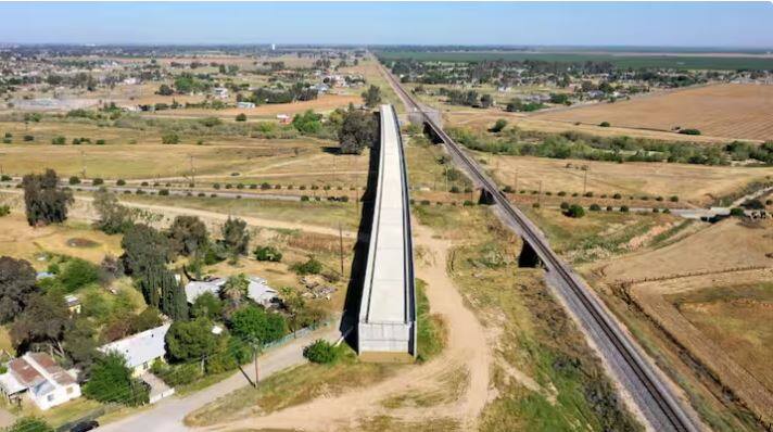 a bridge that embarrassed america cost rs 900 billion rupees but this road goes nowhere ABPP 'ਵਿਸ਼ਵ ਗੁਰੂ' ਦੀ ਫਜ਼ੀਹਤ ਕਰਵਾਉਣ ਵਾਲਾ ਪੁਲ਼ ! 900 ਅਰਬ ਰੁਪਏ ਦੀ ਲਾਗਤ ਨਾਲ ਬਣਿਆ ਪਰ ਕਿਤੇ ਨਹੀਂ ਜੁੜਦਾ