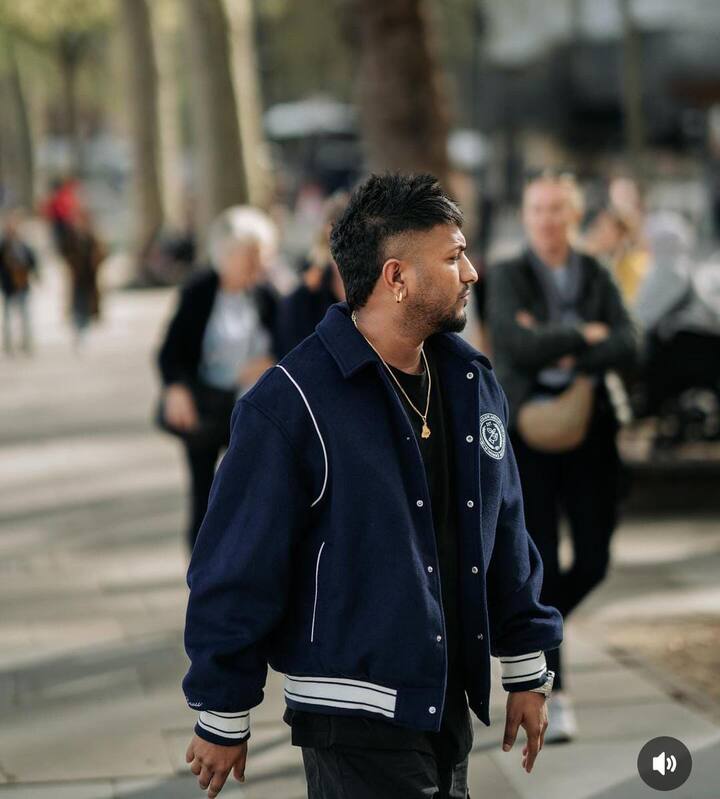 ਜਦੋਂ ਗੈਰੀ ਨੇ ਜੀ ਖਾਨ ਨੂੰ ਕਿਹਾ ਕਿ ਉਹ ਉਸ ਤੋਂ ਗਾਣਾ ਰਿਕਾਰਡ ਕਰਾਉਣਾ ਚਾਹੁੰਦਾ ਹੈ ਤਾਂ ਜੀ ਖਾਨ ਨੂੰ ਯਕੀਨ ਨਹੀਂ ਹੋਇਆ। ਪਰ ਜਦੋਂ ਗੈਰੀ ਨੇ ਫੇਸਬੁੱਕ ਨੇ ਐਲਾਨ ਕੀਤਾ ਕਿ ਉਹ ਜੀ ਖਾਨ ਨੂੰ ਲਾਂਚ ਕਰਨ ਜਾ ਰਹੇ ਹਨ, ਤਾਂ ਉਹ ਕਾਫੀ ਖੁਸ਼ ਹੋਇਆ। ਇਸ ਤੋਂ ਬਾਅਦ ਜੀ ਖਾਨ ਦਾ ਖਾਨ ਸਾਬ੍ਹ ਨਾਲ 2016 'ਚ 'ਸੱਜਣਾ' ਗੀਤ ਆਇਆ। ਇਸ ਗਾਣੇ ਨੇ ਜੀ ਖਾਨ ਨੂੰ ਰਾਤੋ ਰਾਤ ਸਟਾਰ ਬਣਾ ਦਿੱਤਾ। ਇਹ ਗਾਣਾ ਸੁਪਰ-ਡੁਪਰ ਹਿੱਟ ਰਿਹਾ।