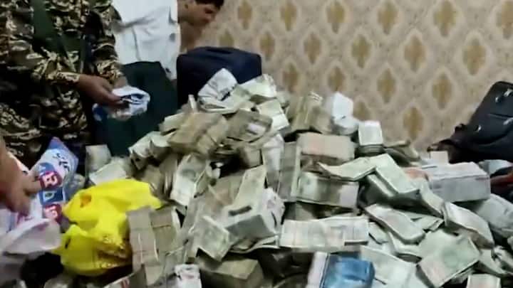 Jharkhand Raid ED Recover Rs 20 Crore Jharkhand Minister Rural Development Minister's Personal Secretary's Household Help Jharkhand Raid: ED Finds 'Rs 20 Cr Cash' At Minister's Aide's Premises, BJP Says 'Endless Story Of Corruption'