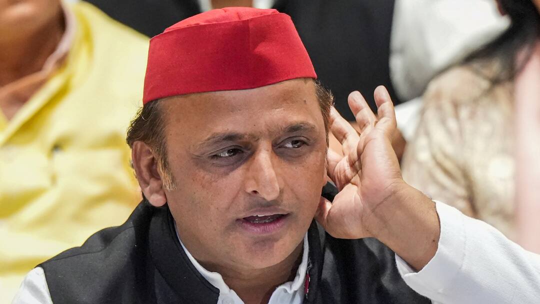 Narad Rai may leave Samajwadi Party and Join BJP after talk with Amit Shah अखिलेश यादव को लगेगा बड़ा झटका! BJP में जा सकते हैं पूर्व मंत्री, अमित शाह से हुई बात?