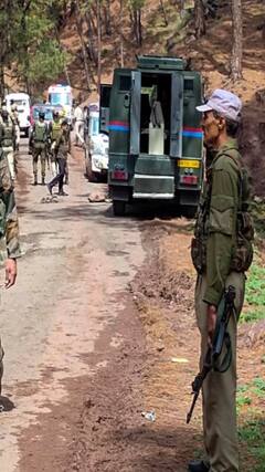 J&K Terrorist Attack: पुंछ जिले के शाहसितार में सुरक्षा जांच में जुटे भारतीय सेना के जवान | Shorts