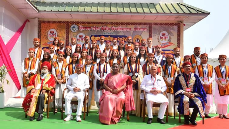 president Droupadi Murmu addressed convocation ceremony of Dharamshala Central University ANN केंद्रीय विश्वविद्यालय के दीक्षांत समारोह में राष्ट्रपति द्रौपदी मुर्मू ने कहा, 'खुद पर बुराई को न होने दें हावी'