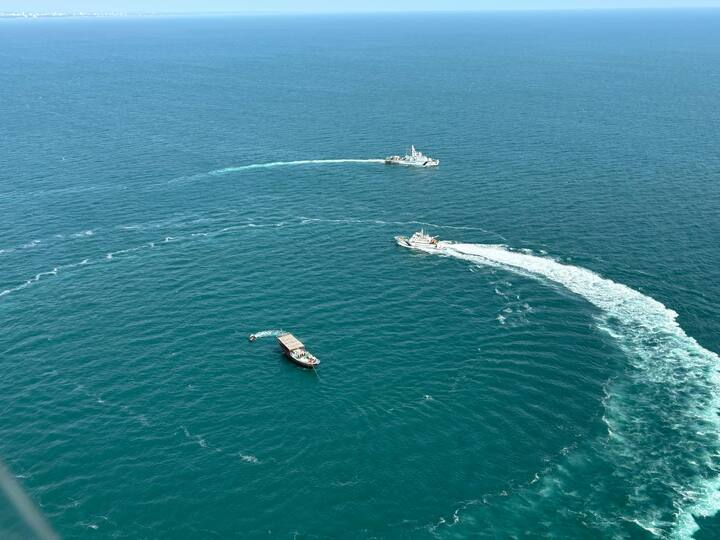 इंडियन कोस्ट गार्ड ने आगे कहा, “इस जहाज में ईरान के अनुबंध के आधार पर कार्यरत 6 भारतीय चालक भी मौजूद थे. चालक दल ने नाविक पर शोषण और दुर्व्यवहार का आरोप लगाया है.