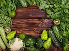 Hair Fall: ਜੇਕਰ ਤੁਸੀਂ ਵੀ ਝੜਦੇ ਵਾਲਾਂ ਤੋਂ ਹੋ ਪਰੇਸ਼ਾਨ, ਤਾਂ ਰੋਜ਼ ਖਾਣੀਆਂ ਸ਼ੁਰੂ ਕਰ ਦਿਓ ਆਹ ਚੀਜ਼ਾਂ