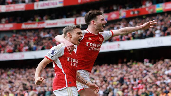 Arsenal put on a show with their 3-0 win over Bournemouth, which extended their lead at the top to 4 points.