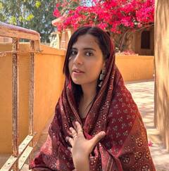 Rhiti Tiwari: राजनीति के साथ और क्या कुछ करती हैं मनोज तिवारी की बेटी रीति तिवारी?