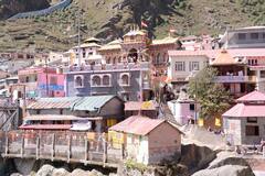 Char Dham Yatra 2024: अगर हेलीकॉप्टर से जाएं बद्रीनाथ, केदारनाथ तो कितना खर्चा होगा? कितने दिन में हो जाएगा टूर