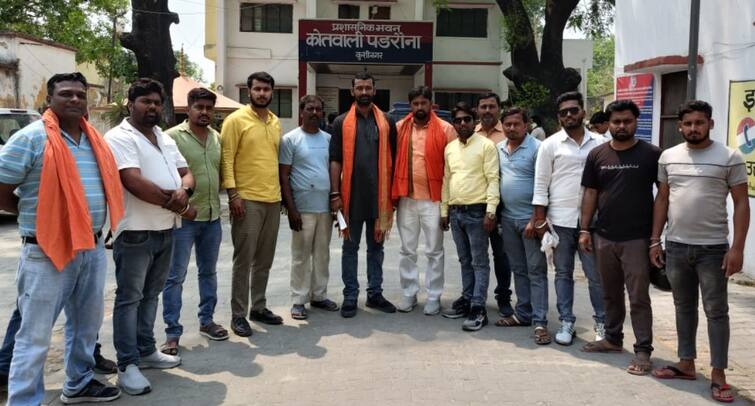 Kushinagar badri narayan college fighting between student and teacher police investigate ann Kushinagar News: कुशीनगर में छात्रों और शिक्षकों के बीच हिंसक झड़प, बद्री नारायण महाविद्यालय का मामला
