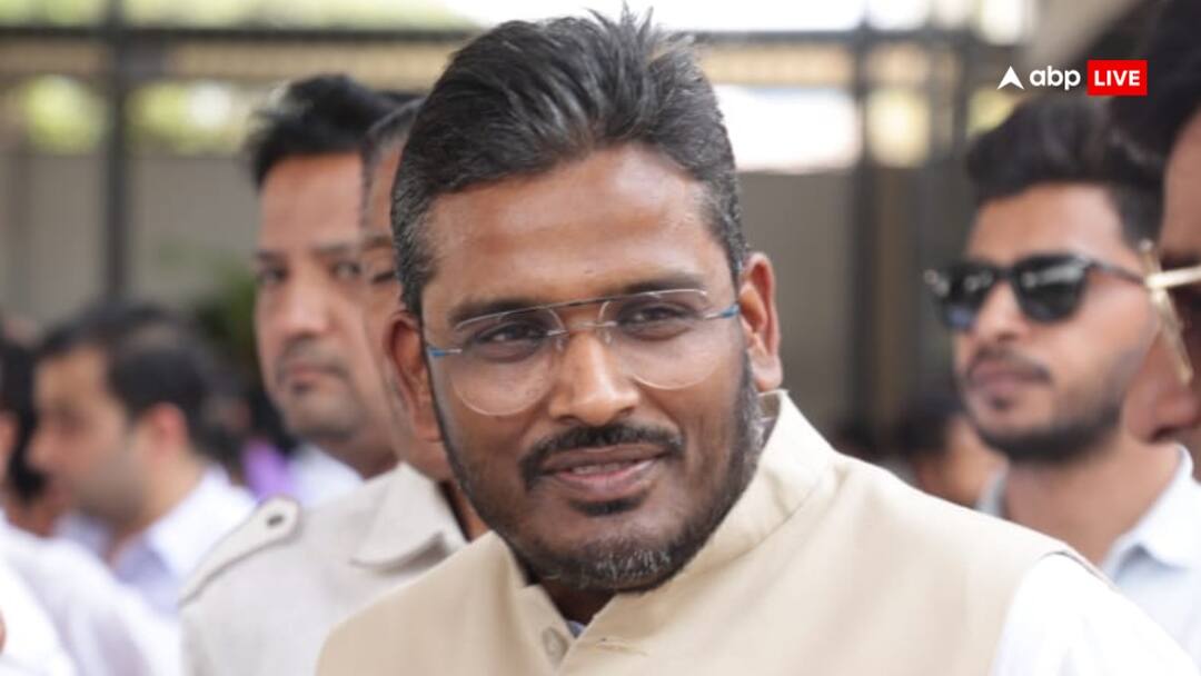 अक्षय कांति बम के पार्टी छोड़ने के बाद इंदौर में कांग्रेस की नई रणनीति, BJP की बढ़ेगी मुश्किल? Indore Lok Sabha elections 2024 congress campaign for NOTA will get maximum votes ann अक्षय कांति बम के पार्टी छोड़ने के बाद इंदौर में कांग्रेस की नई रणनीति, BJP की बढ़ेगी मुश्किल?