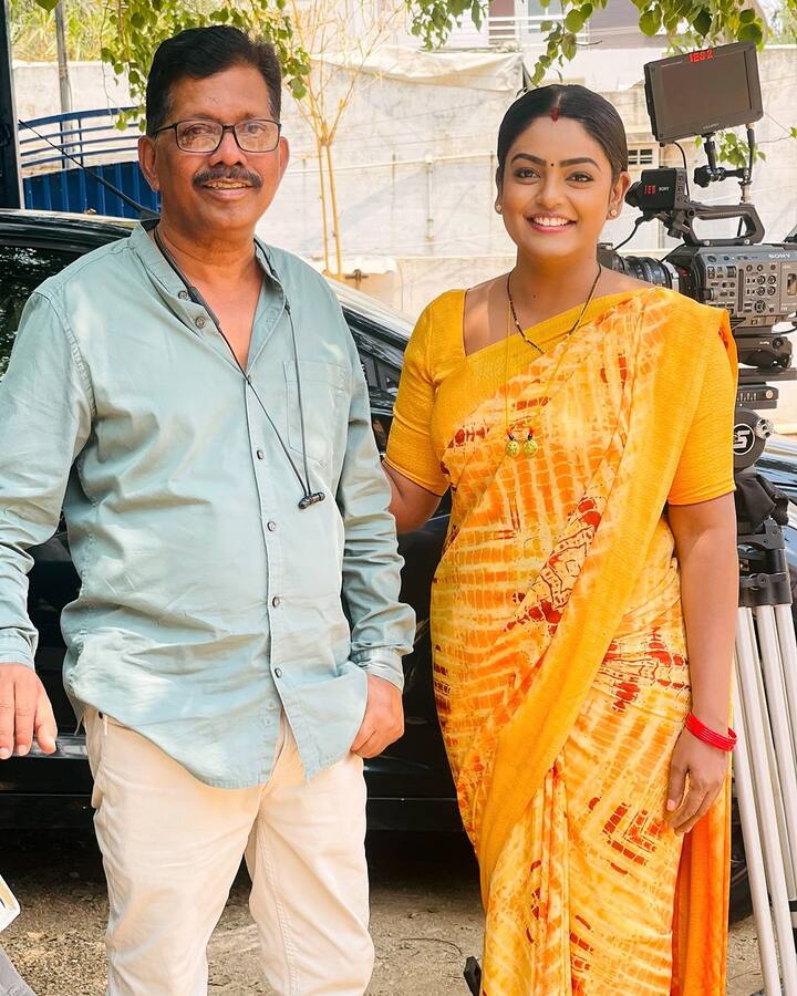 కార్తీక దీపం మాదిరిగానే ఈ రెండో సీజన్ కూడా మంచి టాక్నే సంపాదించుకుంది. సినిమాలే కాదు.. సీరియల్స్లో రెండో భాగాలు ఉంటాయని.. అవి సక్సెస్ అవుతాయని ఓ ఇంటర్వ్యూలో నిరుపమ్ తెలిపాడు.(Images Source : Images Source : premi_vishwanath)