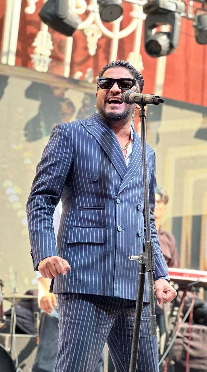 ਇਸ ਦੇ ਨਾਲ ਨਾਲ ਜੀ ਖਾਨ ਨੂੰ ਪੜ੍ਹਾਈ 'ਚ ਵੀ ਕੋਈ ਦਿਲਚਸਪੀ ਨਹੀਂ ਸੀ। ਇਸੇ ਕਰਕੇ ਖਾਨ ਨੂੰ ਆਪਣੀ ਮਾਂ ਤੋਂ ਕਾਫੀ ਕੁੱਟ ਵੀ ਪੈਂਦੀ ਸੀ।