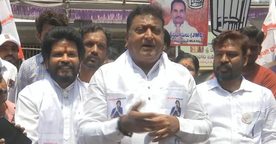 Janasena Leader Prudhvi Raj | తిరుపతిలో జనసేన కోసం థర్టీ ఇయర్స్ పృథ్వీ ప్రచారం | ABP Desam