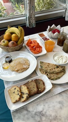 Low Calorie Breakfast: कर रहे हैं कम कैलोरी वाले फूड ऑप्शन्स की तलाश, तो ये रहा मेन्यू