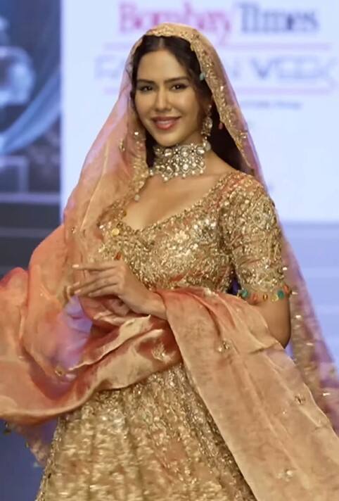 ਸੋਨਮ ਬਾਜਵਾ ਕਿਸ ਦੀ ਬਣੀ ਦੁਲਹਨ ? ਵਾਇਰਲ ਤਸਵੀਰਾਂ ਦਾ ਹਰ ਪਾਸੇ ਚਰਚਾ